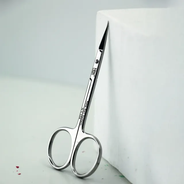 New Nails System NS104 forbici cuticole punta a gancio