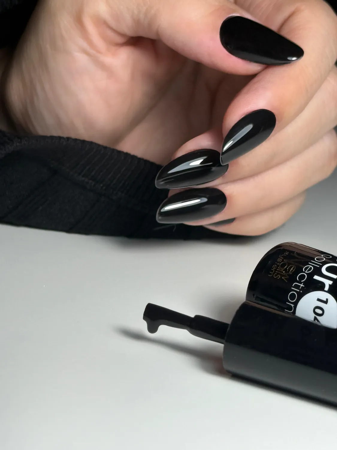 New Nails System Black & White 1044 smalto nero intenso